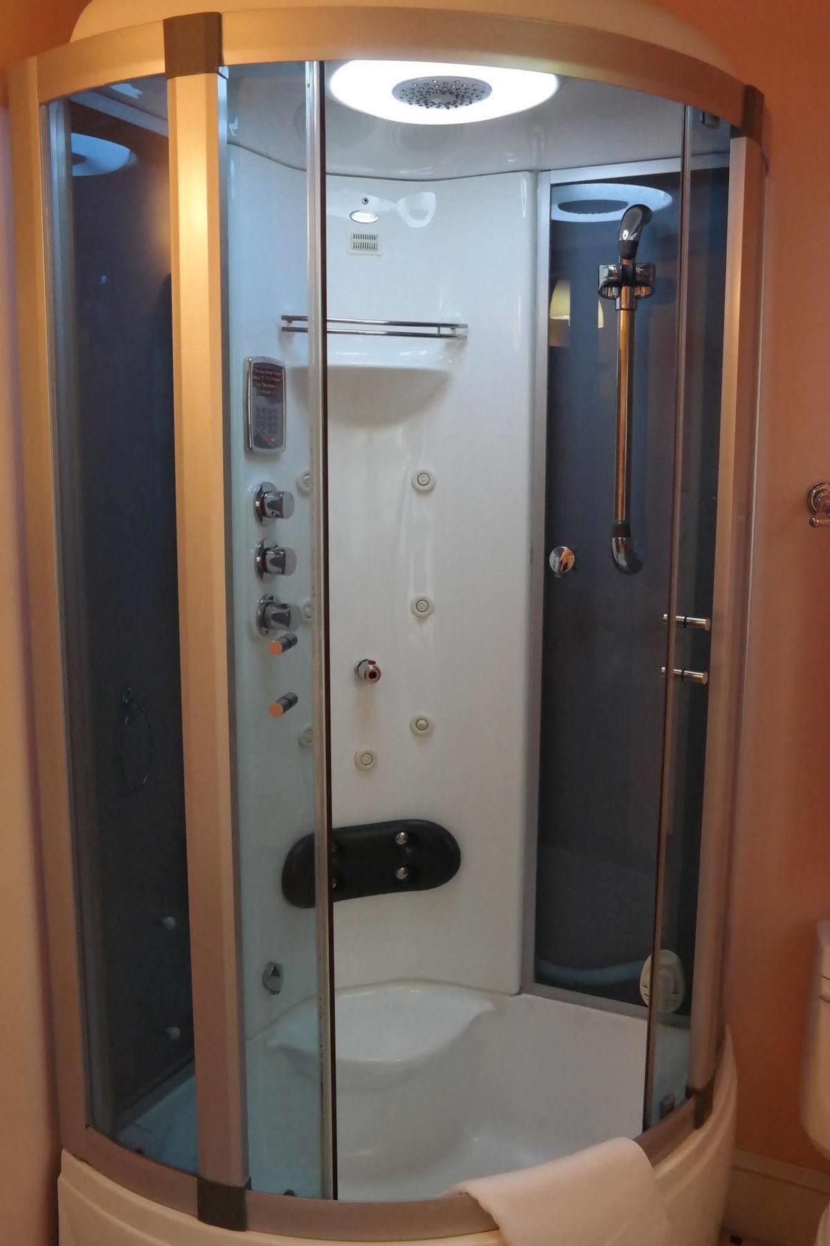 Beach Spa Bed & Breakfast Вирджиния-Бич Экстерьер фото